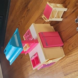 1984 Barbie Kitchen with accessories